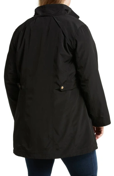 Gallery Water Resistant Rain Jacket In Black