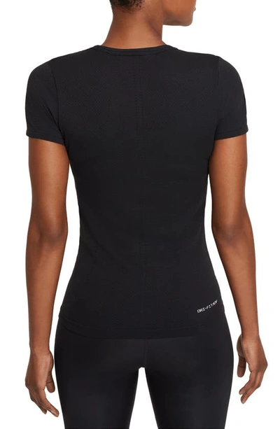 Shop Nike Dri-fit Advantage Seamless Tennis T-shirt In Black