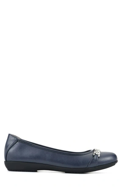 Cliffs By White Mountain Womens Faux Leather Embellished Ballet Flats In Navy Smooth W