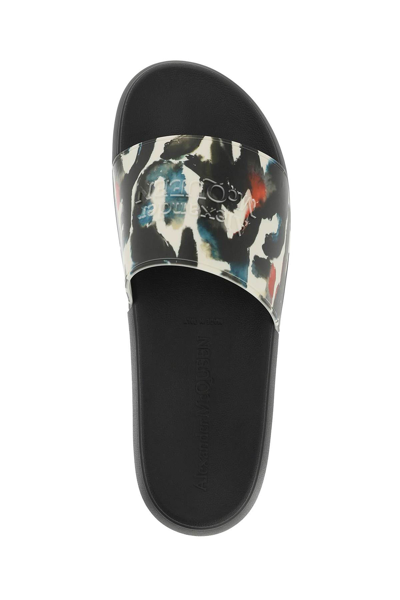 Alexander Mcqueen Graphic Logo Print Pool Slides In Black,white