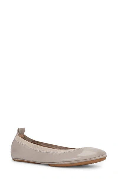 Shop Yosi Samra Samara Foldable Ballet Flat In Taupe Patent