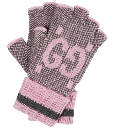 Shop Gucci Gg Jacquard Cashmere Gloves In Graphite/pink