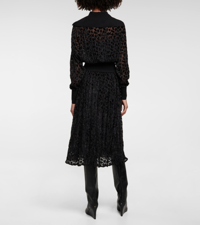 天鹅绒烧花中长连衣裙