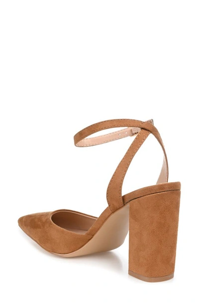 Journee Collection Tyyra Womens Pointed Closed Toe Block Heel Pumps In Brown