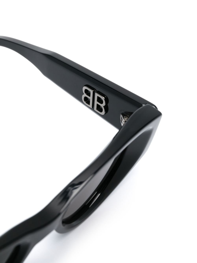 Balenciaga Cat-eye Frame Sunglasses In Black