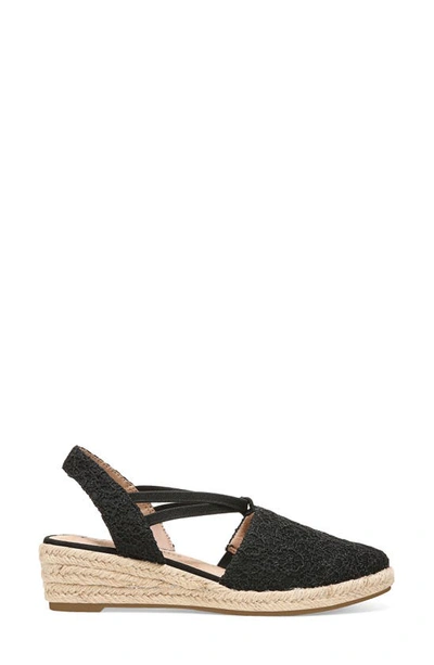 Lifestride Katrina 2 Womens Cushioned Footbed Canvas Wedge Sandals In Black Floral
