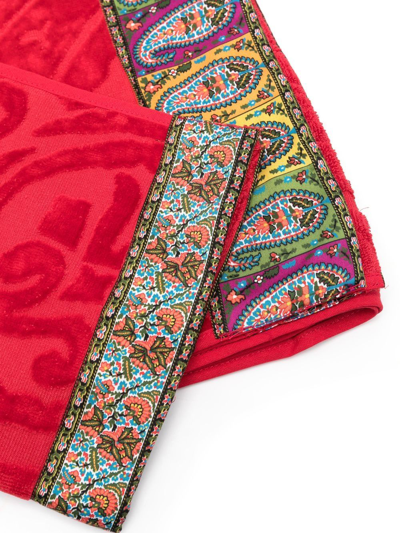 Shop Etro Home Paisley-embroidered Bath Towel In 红色