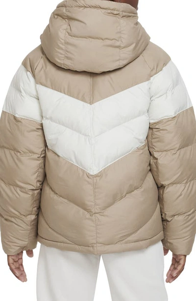 Broek brandwonden goochelaar Nike Sportswear Big Kids' Synthetic-fill Hooded Jacket In Khaki/light  Bone/white | ModeSens