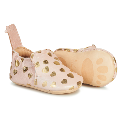 Shop Easy Peasy Crib Shoes With Heart Print In Rosa