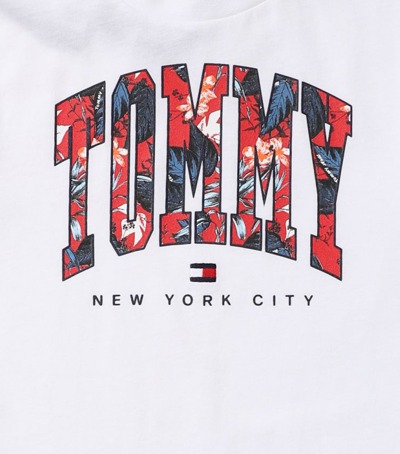 Shop Tommy Hilfiger Junior White T-shirt With Floral Logo In Bianco