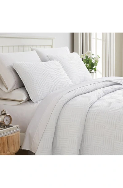 Southshore Fine Linens Grid Oversized Quilt Set In White