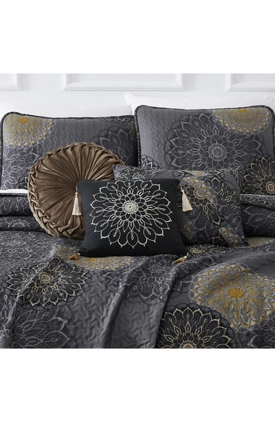 Southshore Fine Linens Midnight Floral Quilt Set In Black