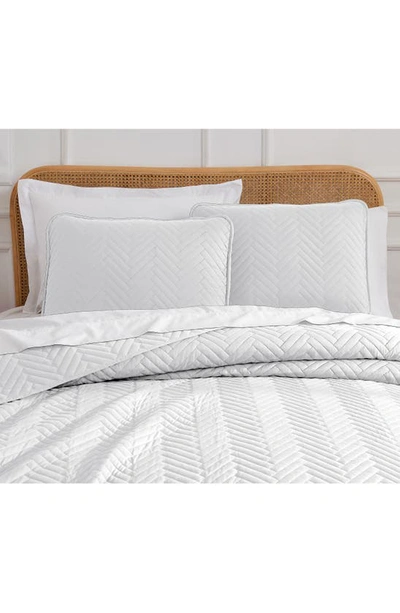 Southshore Fine Linens Chevron Quilt Set In White