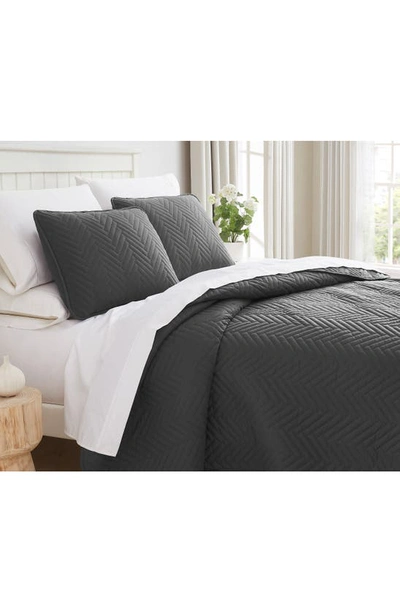Southshore Fine Linens Chevron Quilt Set In Slate