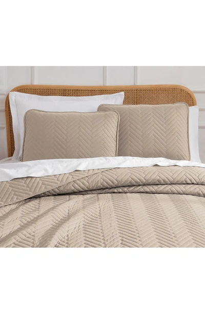 Southshore Fine Linens Chevron Quilt Set In Sand