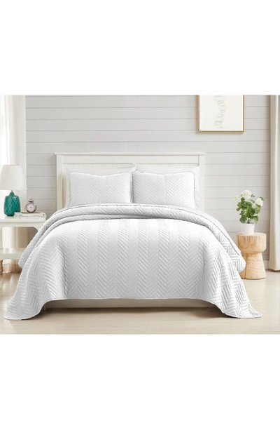 Southshore Fine Linens Chevron Quilt Set In White