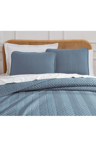 Southshore Fine Linens Chevron Quilt Set In Blue