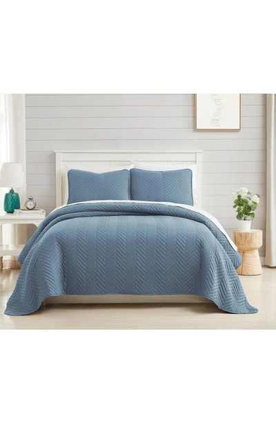 Southshore Fine Linens Chevron Quilt Set In Blue