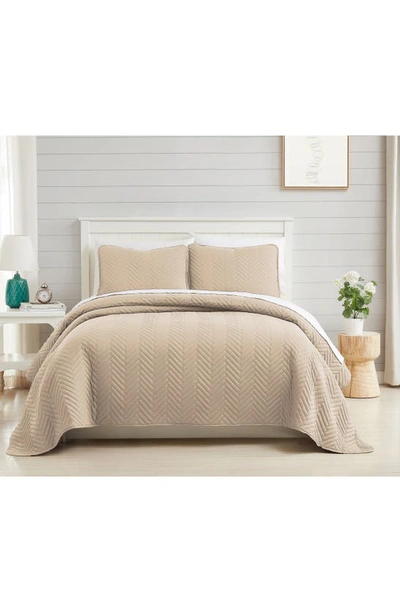 Southshore Fine Linens Chevron Quilt Set In Sand