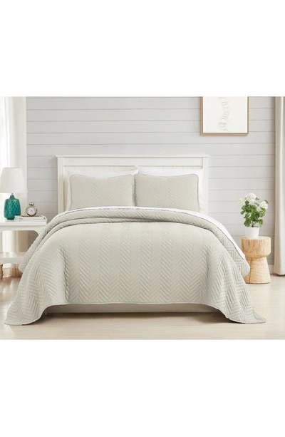 Southshore Fine Linens Chevron Quilt Set In Alabaster