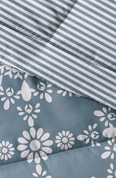 Homespun Premium Ultra Soft Daisy Medallion Reversible Down-alternative Comforter Set In Light Blue