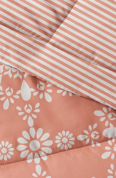 Homespun Premium Ultra Soft Daisy Medallion Reversible Down-alternative Comforter Set In Clay