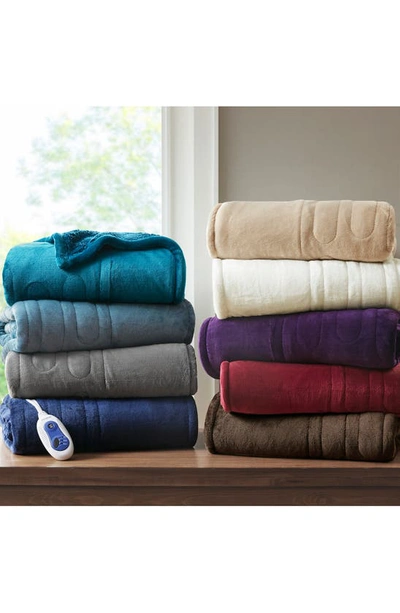 Beautyrest Oversized Solid Microlight Reverses To Micro Berber Electric Throw Bedding In Beige