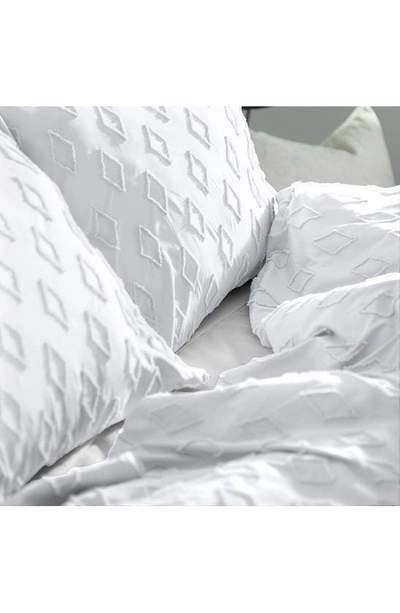 Southshore Fine Linens Delta Clipped Jacquard Duvet Cover Set In White