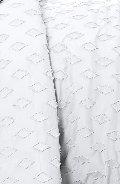 Southshore Fine Linens Delta Clipped Jacquard Duvet Cover Set In White