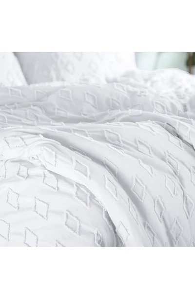 Southshore Fine Linens Delta Clipped Jacquard Duvet Cover Set In White