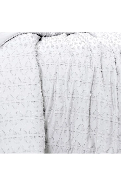Southshore Fine Linens Bali Clipped Jacquard Duvet Cover Set In White