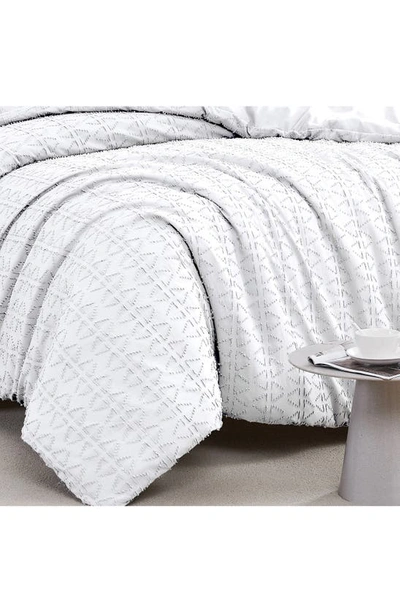 Southshore Fine Linens Bali Clipped Jacquard Duvet Cover Set In White