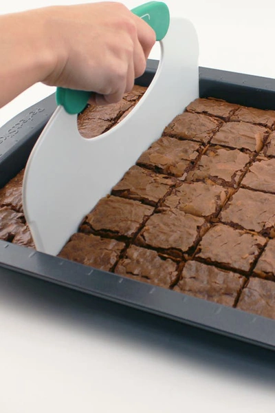 Berghoff Perfect Slice Cookie Sheet With Tool In Carbon Steel