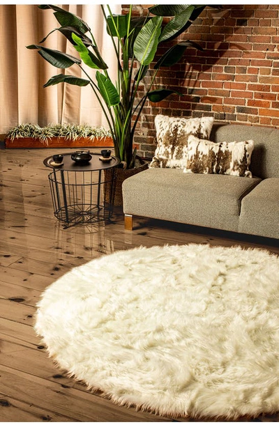 Luxe Arlington Circular 6 Faux Fur Rug In Off White