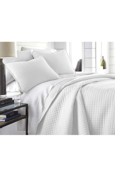 Shop Southshore Fine Linens Vilano Springs Oversized Quilt Set In Bright White