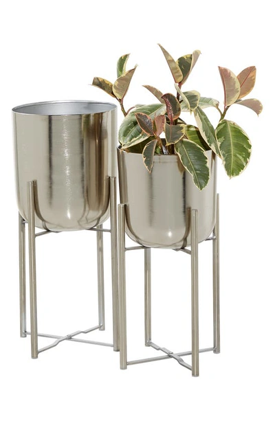 Willow Row Contemporary Iron Planter In Silver