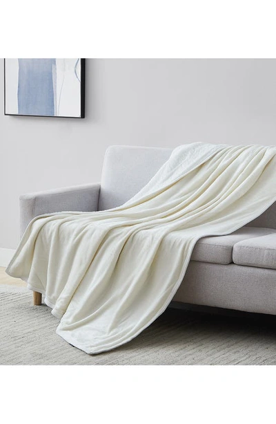 Southshore Fine Linens Microfleece Faux Shearling Lined Reversible Throw Blanket In Cream