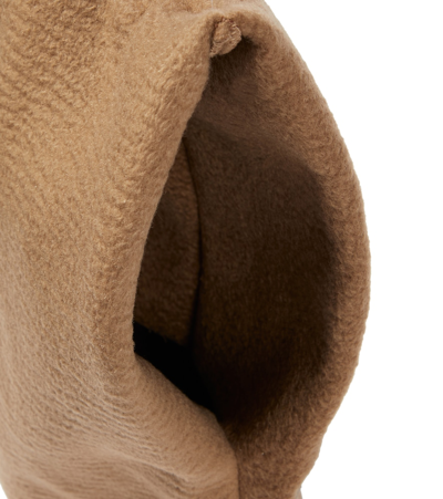 The Row Glove Large Clutch Bag In Cashmere In Camel Lg