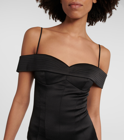 露肩缎布中长连衣裙