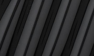 Tumi Continental Expandable 4-wheel Carry-on Spinner In Black