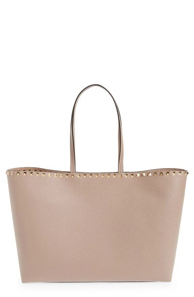 Shop Valentino Rockstud Leather Tote In Poudre Pink