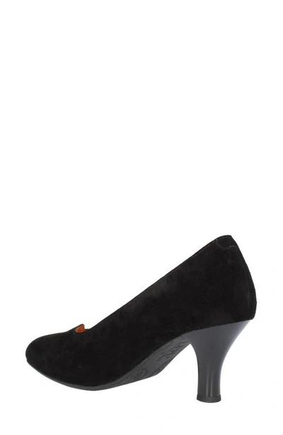 L'amour Des Pieds Bambelle Pointed Toe Pump In Black