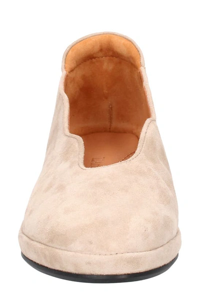 L'amour Des Pieds Bellara Round Toe Pump In Taupe