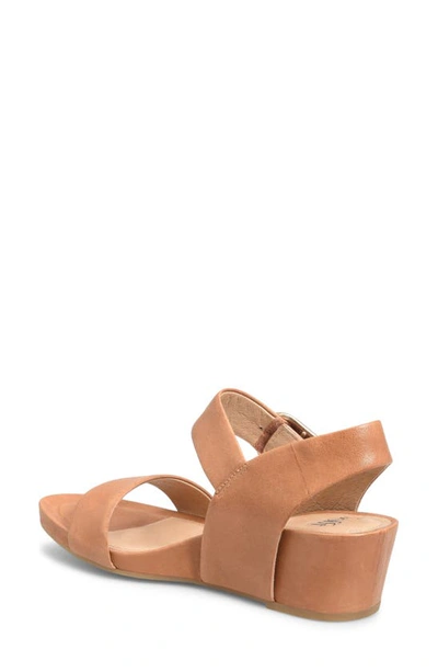 Söfft Vaya Wedge Sandal In Luggage