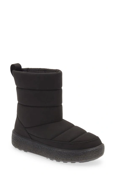 Shop Madewell The Toasty Water Resistant Puffer Boot In True Black