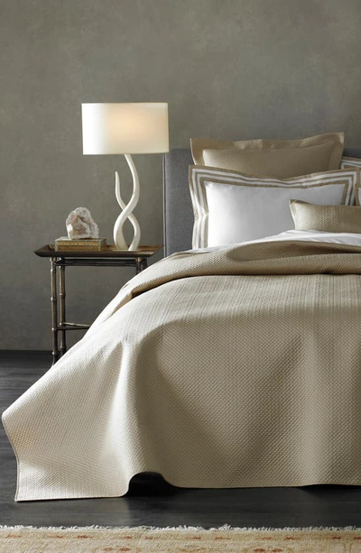 Matouk Alba 600 Thread Count Quilt In Navy