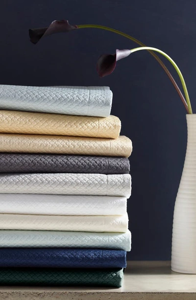 Matouk Alba 600 Thread Count Quilt In Navy