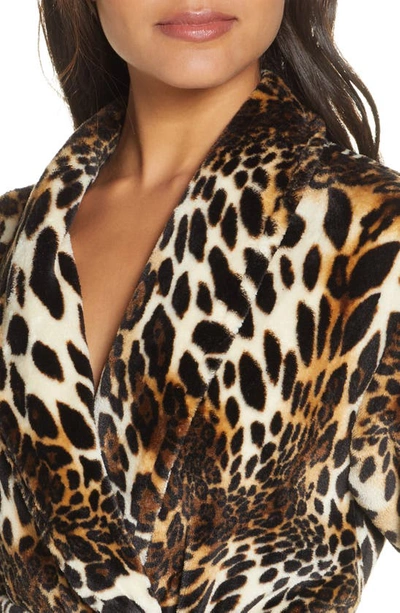 Natori Leopard Plush Robe In Cht Chestnut