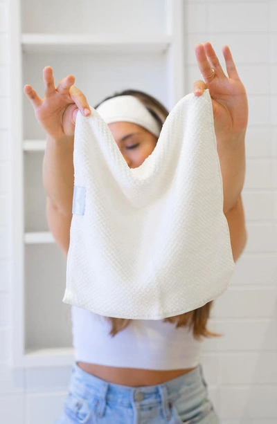 Shop Volo 3-pack Hero Face Towels In Salt White