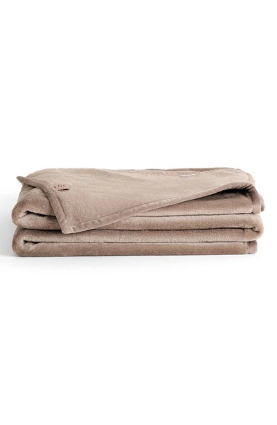 Unhide Lil Marsh Traveller Faux Fur Blanket In Mocha Shar-pei